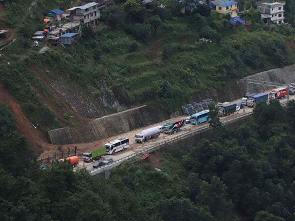 नागढुंगा-नौबिसे सडक आजदेखि दैनिक ५ घण्टा बन्द