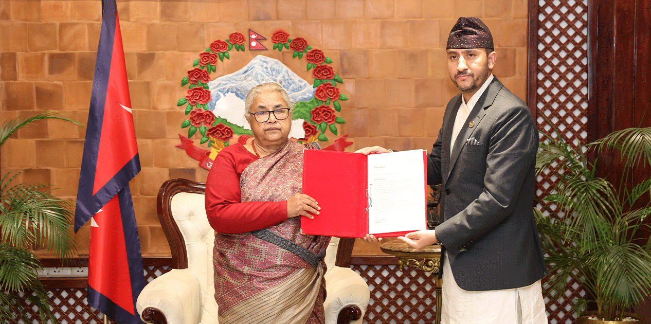 सञ्चार मन्त्री जगदीश खरेलद्वारा पदबाट राजीनामा