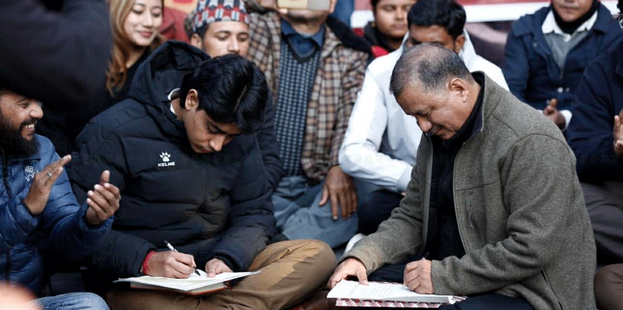 ‘विप्लव’ र मिराज ढुंगानाबीच ४ बुँदे सहमति पत्रमा हस्ताक्षर