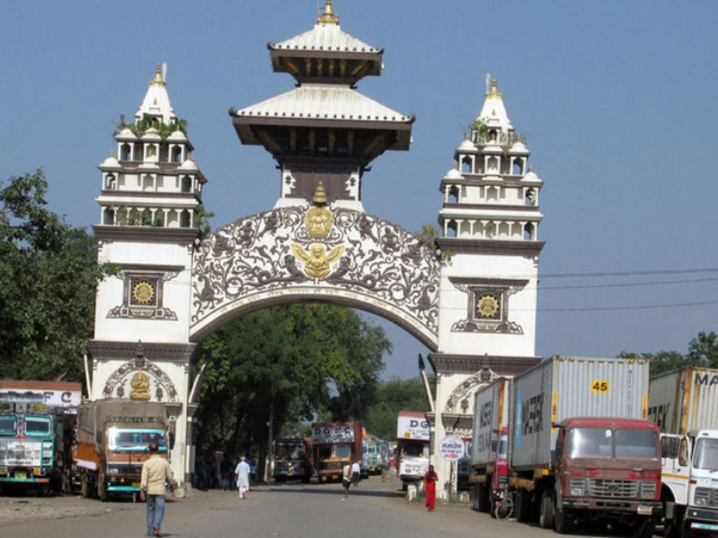 वीरगञ्ज नाका हुँदै सामान आयात बढ्यो