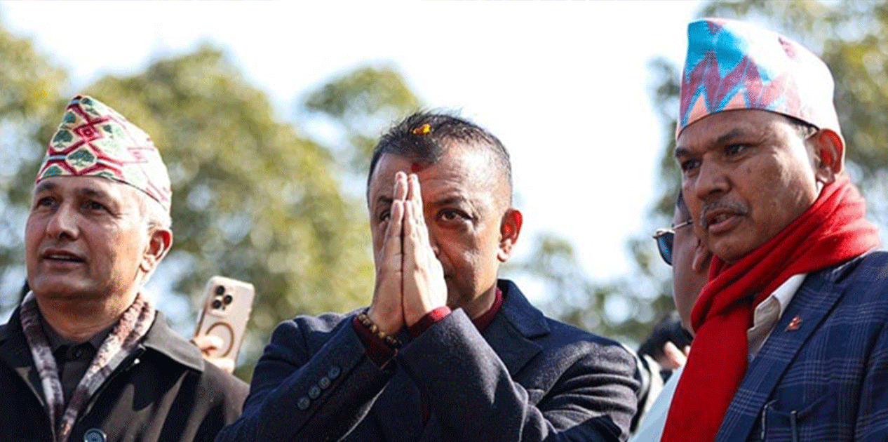 गगन थापा विशेष महाधिवेशन स्थलमा पुगे