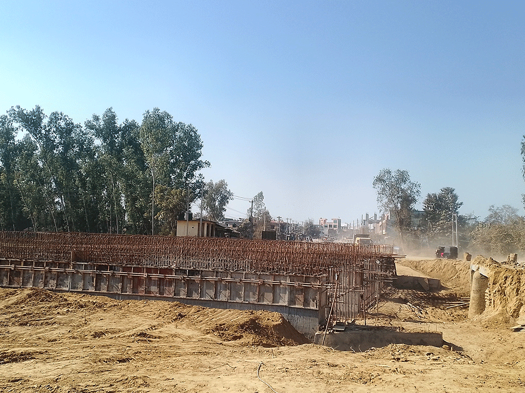 नेपालगन्ज-गुलरिया हुलाकी राजमार्ग : पेडारीमा निर्माणाधीन पुल अन्तिम चरणमा