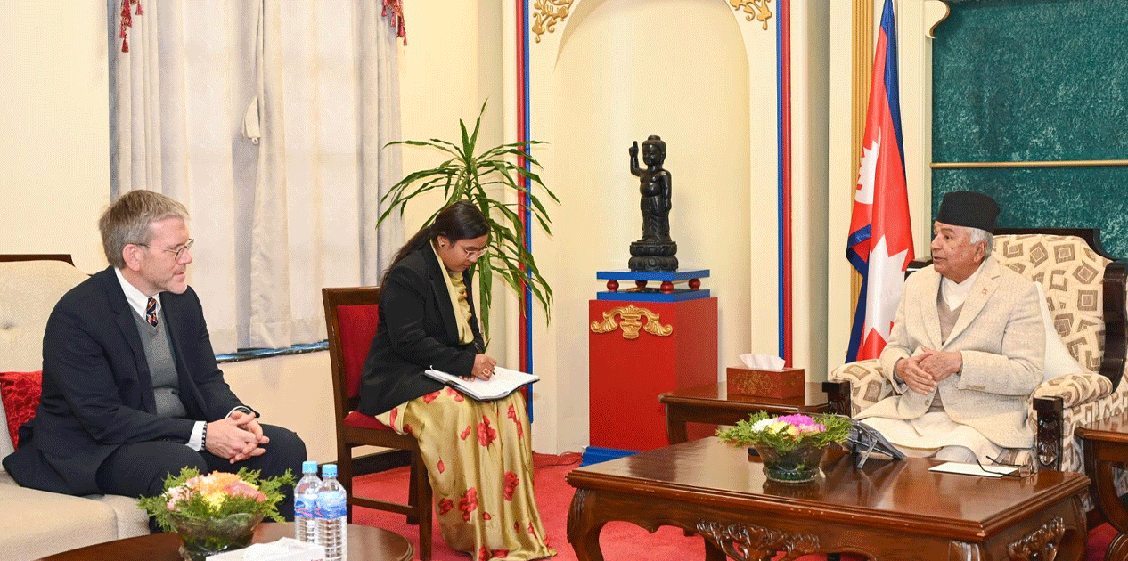 राष्ट्रपतिसँग अमेरिकाका राजदूत डीन आर थम्सनले गरे बिदाइ भेट