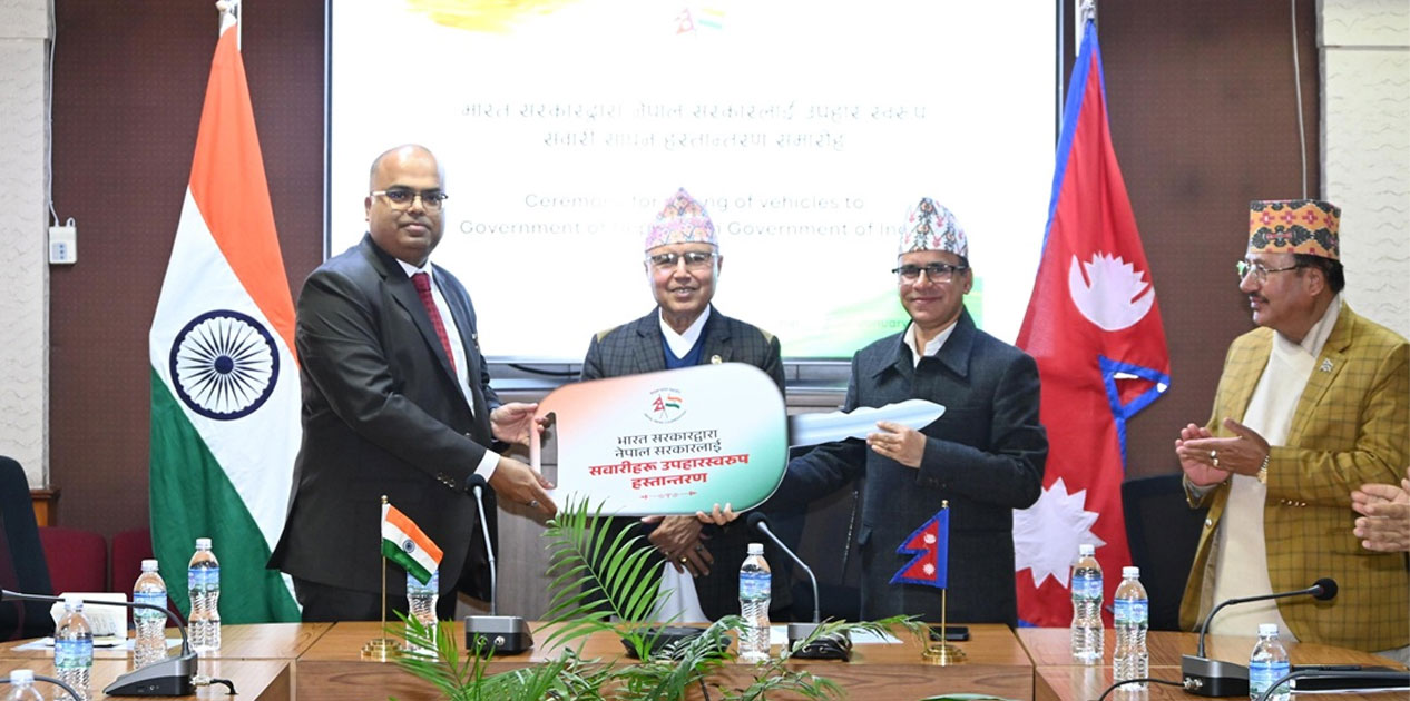 निर्वाचन प्रयोजनका लागि भारतले दियो सुरक्षा सामग्री र २५० वटा सवारी साधन