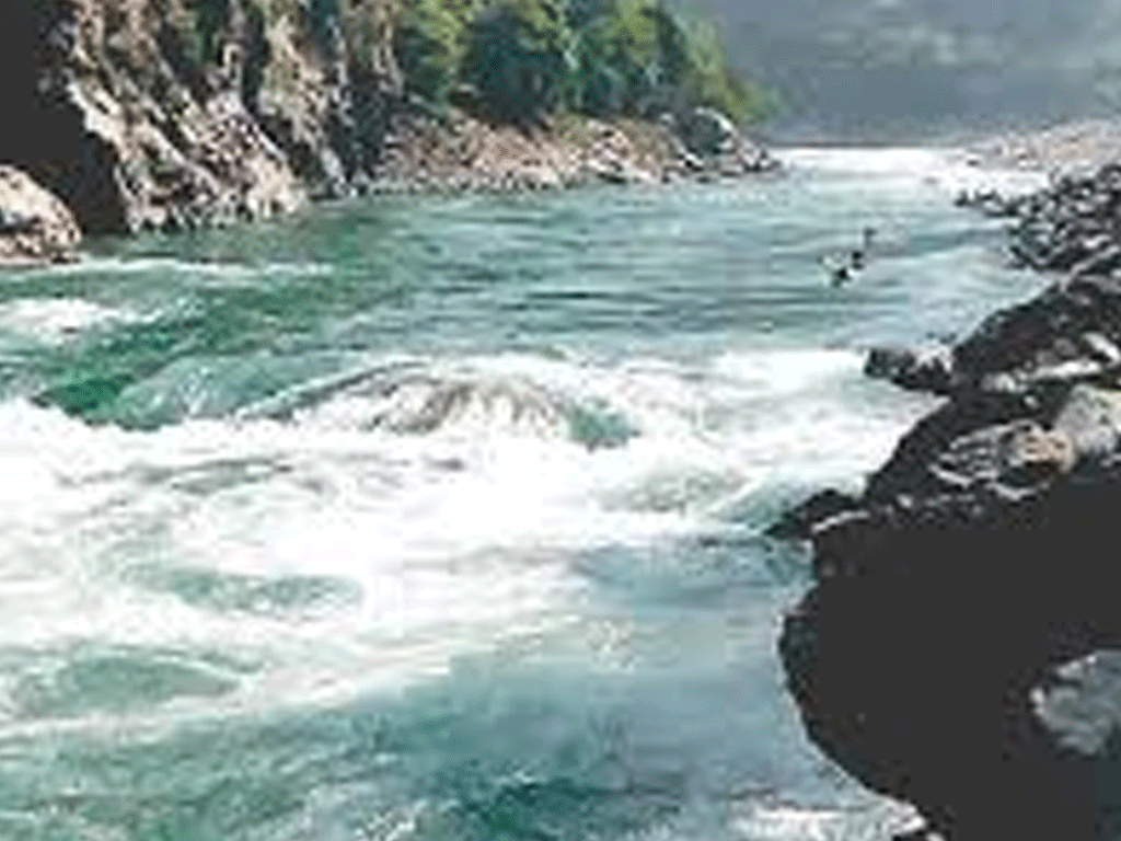 सेतीखोलामा डुबेका एक पुरुष तीन दिनदेखि बेपत्ता