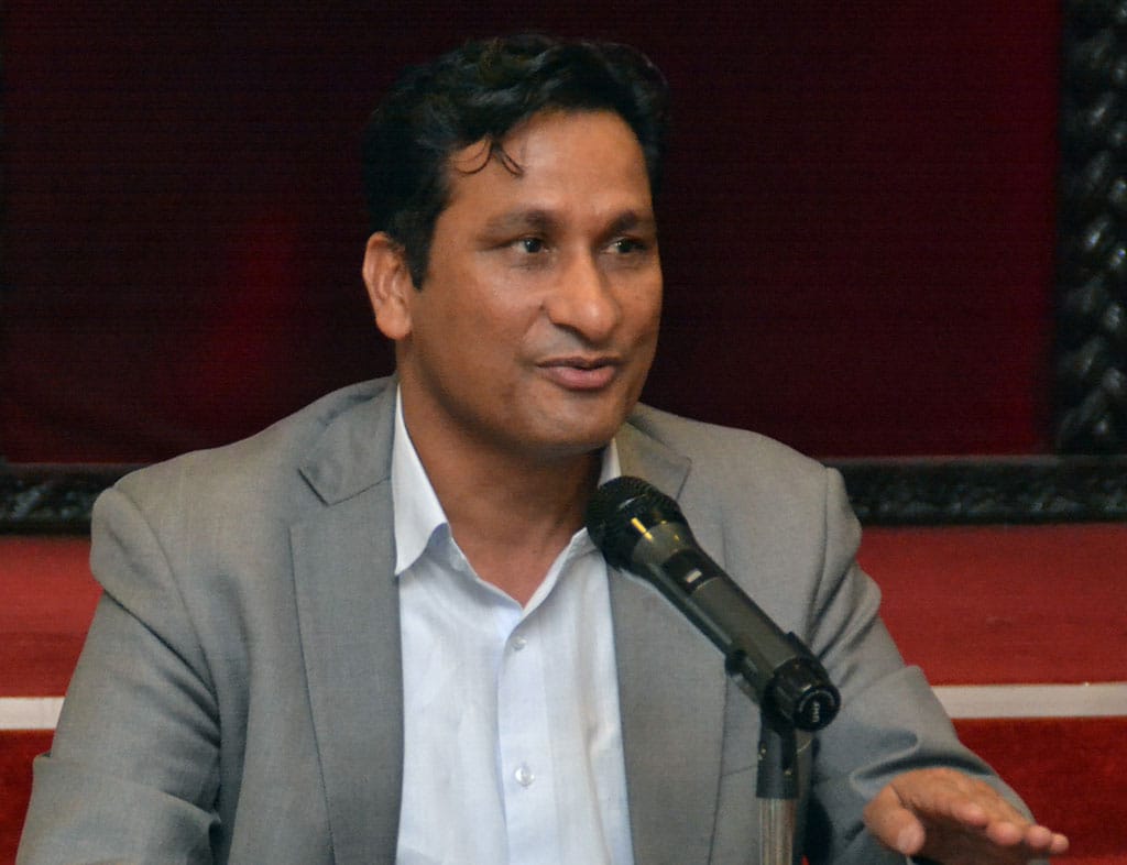 निर्वाचन आयोगले नेकपाका नेता बस्नेतलाई सोध्यो स्पष्टीकरण