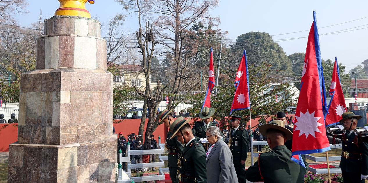 प्रधानमन्त्री कार्कीद्वारा सहिद स्मारकमा श्रद्धाञ्जली अर्पण