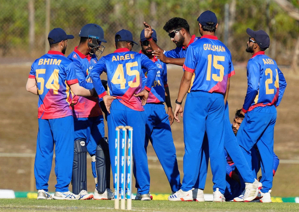 वेस्ट इन्डिजविरुद्ध टस हारेर ब्याटिङ गर्दै नेपाल