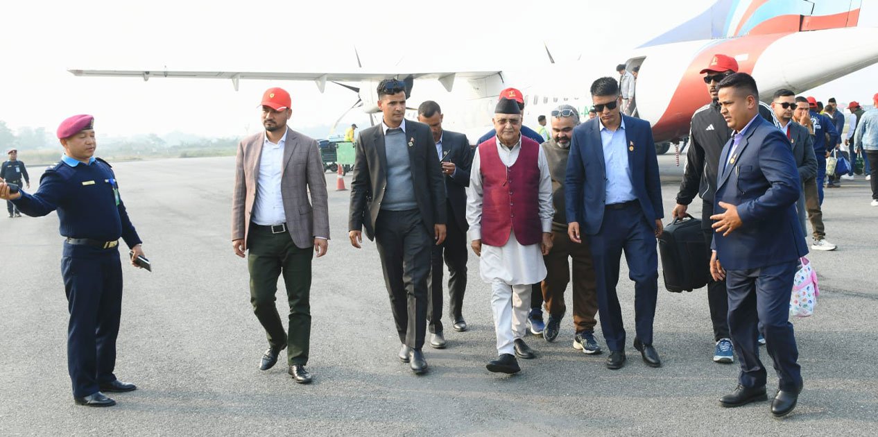 निर्वाचन लक्षित कार्यक्रमका लागि झापा पुगे ओली