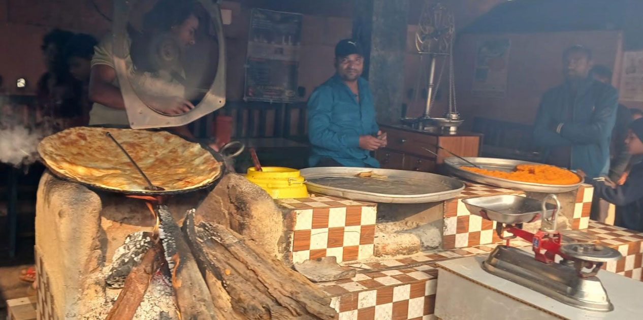 चार दशकदेखि हलुवा–पराठाको स्वाद चखाउँदै अरमान