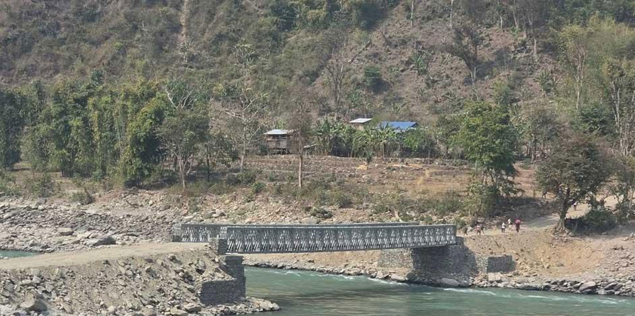 सुनकोशीको बङ्शिलाघाटमा अस्थायी बेलिब्रिज सञ्चालन