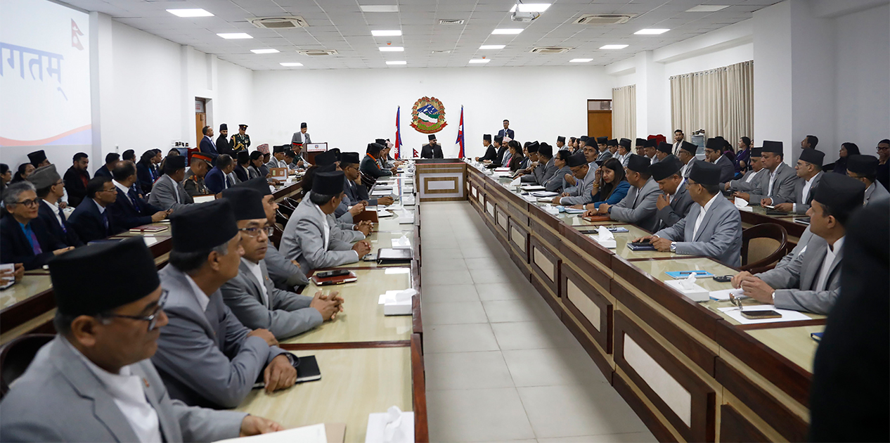 कर्मचारी नेतृत्वलाई प्रधानमन्त्री शाहको निर्देशन: ‘मन्त्रीहरूलाई नपढाउनुस् ’सरकारको स्प्रिटमा काम गर्नुस्’