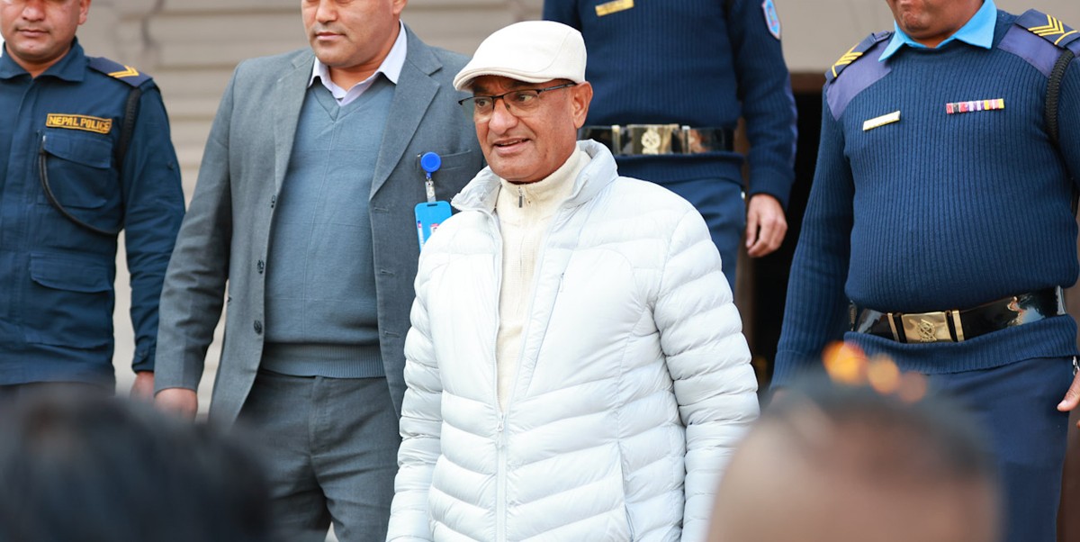 सर्वोच्चको आदेश: रमेश लेखक हिरासतमै, अनुसन्धान जारी रहने