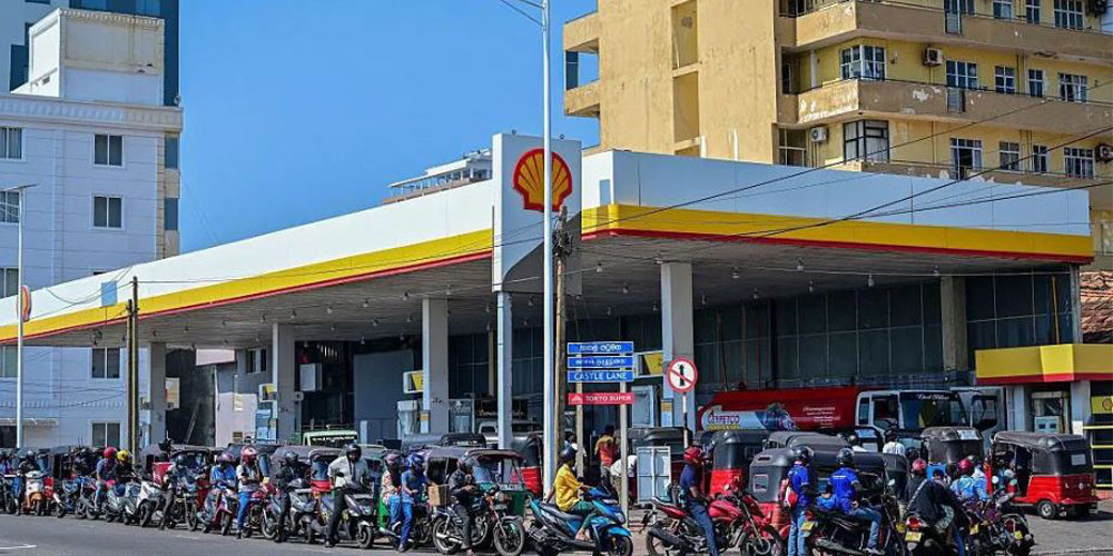 इन्धन अभावका कारण श्रीलङ्कामा बुधबार सरकारी बिदा घोषणा