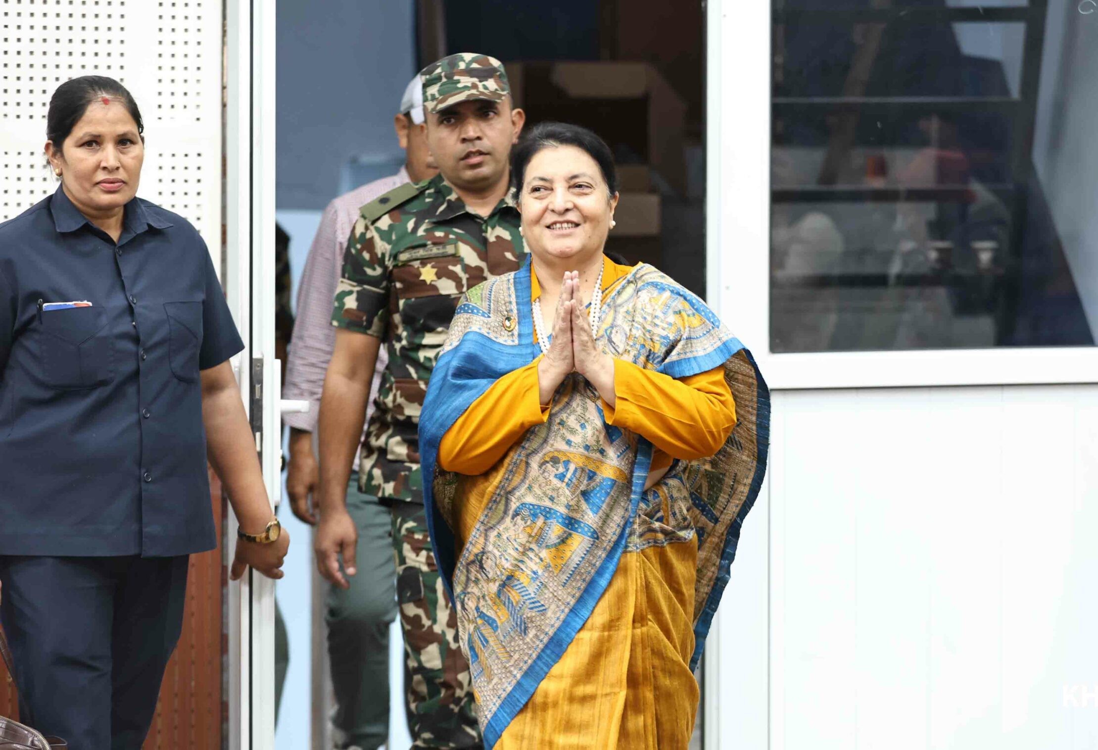 ओली भेट्न शिक्षण अस्पताल पुगिन् विद्यादेवी