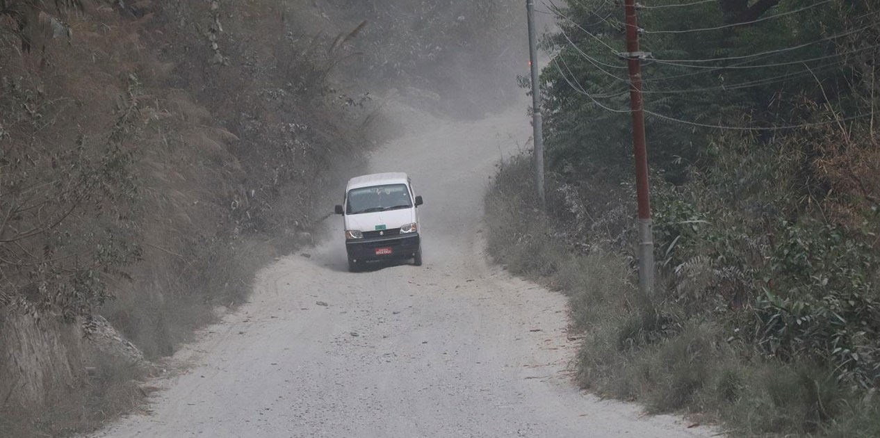 म्याग्दीको रणवाङ-दरवाङ खण्डको सडक अलपत्र