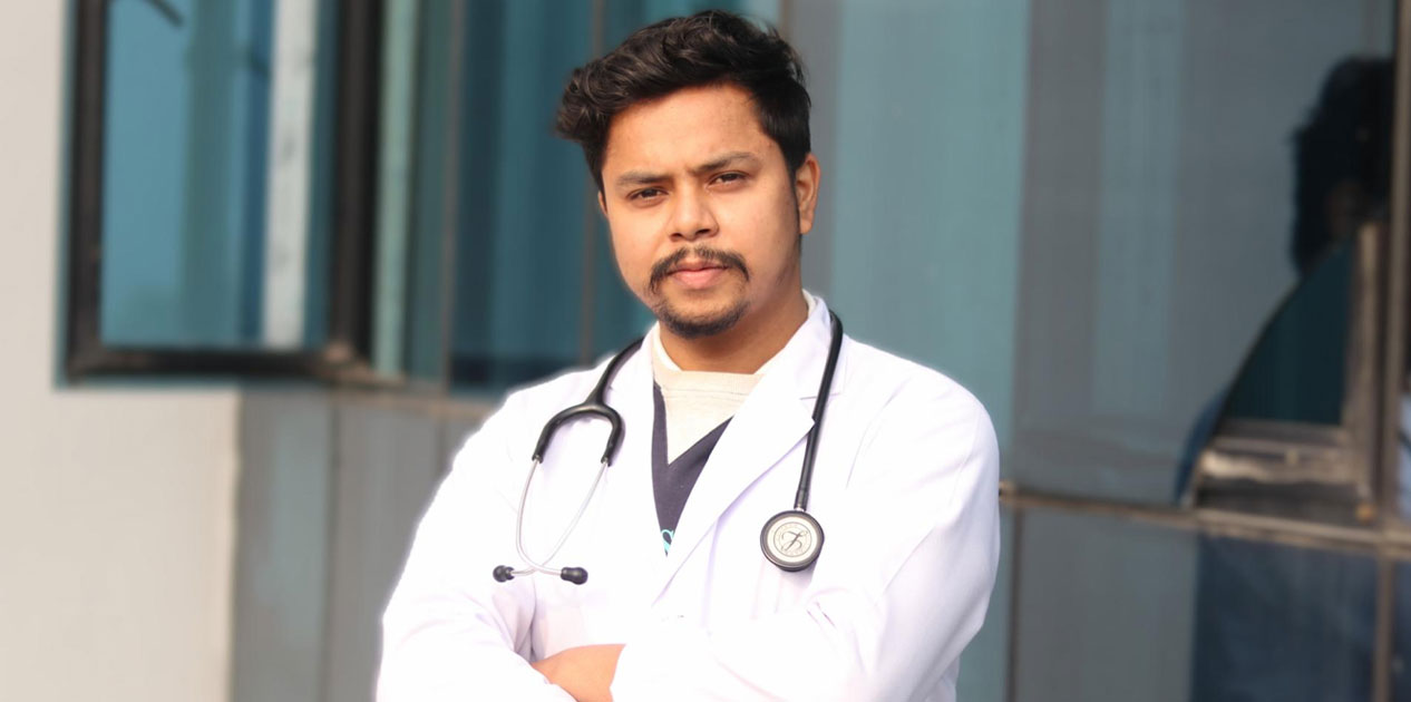 घर घरमै चिकित्सा सेवा पुर्याउँदै डा. चेवन