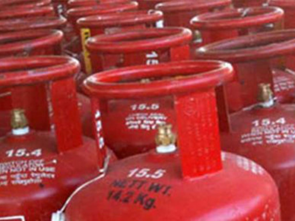 आजदेखि आधा सिलिन्डरमात्र ग्यास पाइने