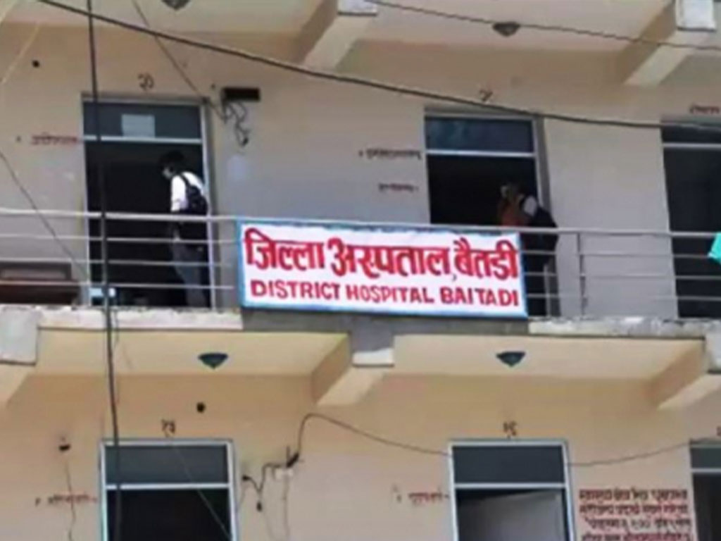 जिल्ला अस्पताल बैतडीमा हाडजोर्नीको जटिल शल्यक्रिया सुरु