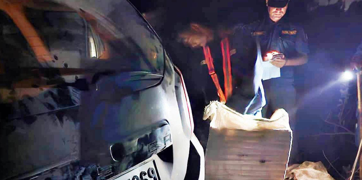 १०९ किलो गाँजासहित भारतीय कार प्रहरीको नियन्त्रणमा