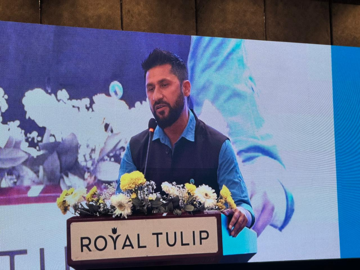 सांसदहरूलाई रवि लामिछानेको सन्देश: प्रशस्त पानी पिउनुस्, पिसाब नरोक्नुस्