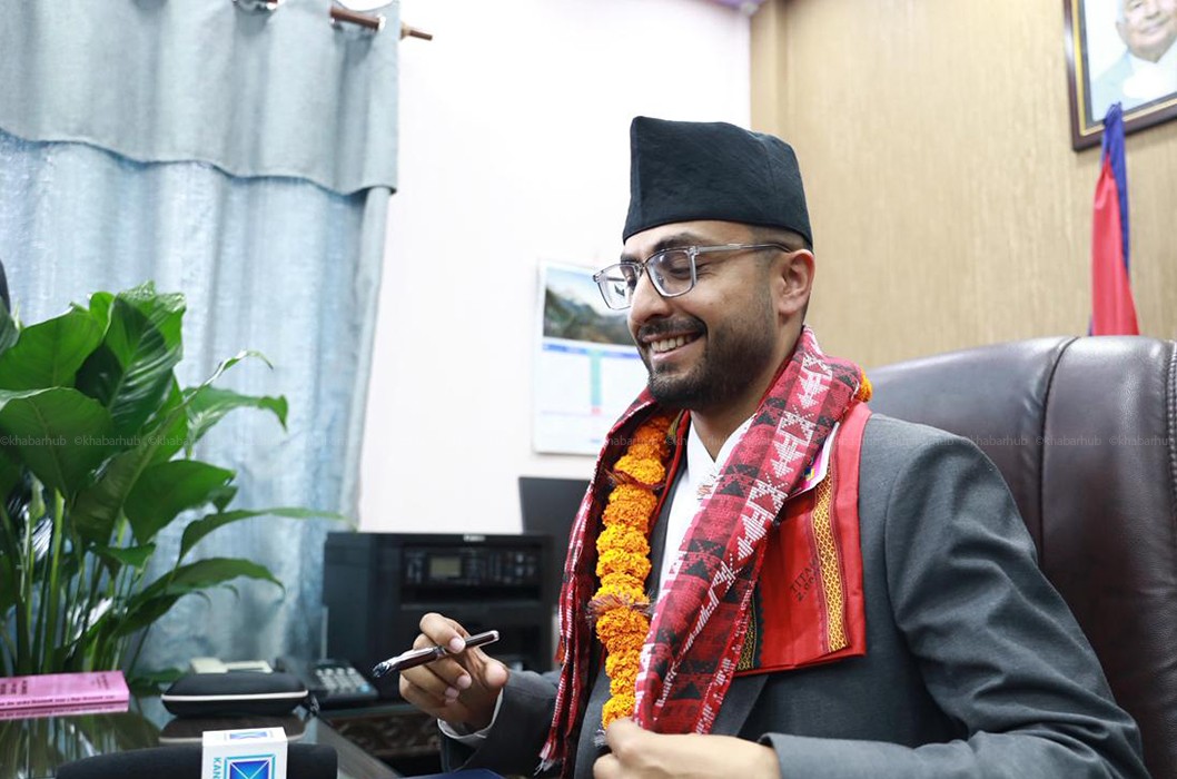 शिक्षा, युवा तथा खेलकुदमन्त्री पोखरेलले गरे पदवहाली