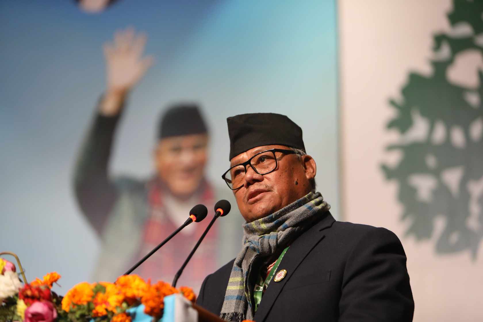 कांग्रेसका तर्फबाट संसद्‌मा सम्बोधन गर्दै आङ्देम्बे