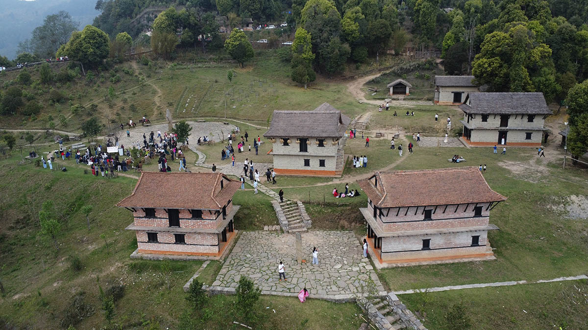 लालीगुराँस महोत्सवमा साहित्यमय बन्यो चोत्लुङ पार्क