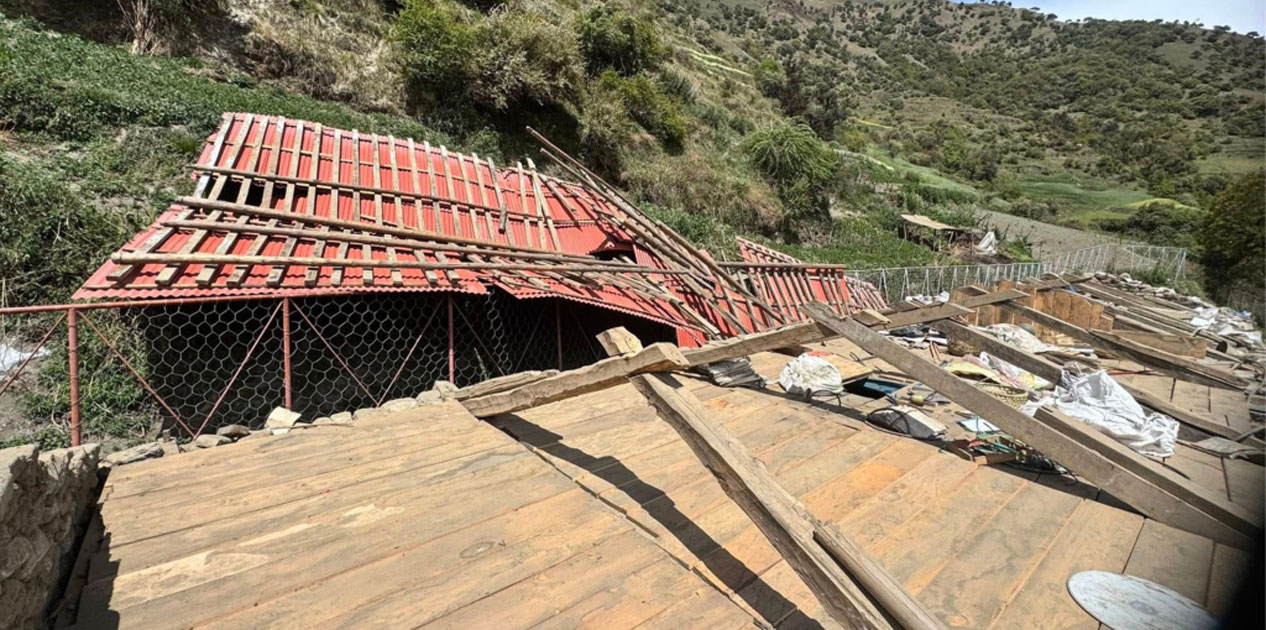 हावाहुरीले विद्यालयको छानो उडायो, म्याग्दीका विभिन्न क्षेत्रमा जनजीवन प्रभावित