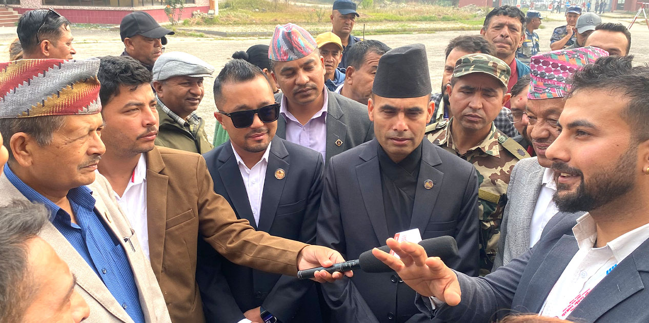 सञ्चार मन्त्री डा. तिमिल्सिनाद्वारा सुरक्षण मुद्रण केन्द्रको निरीक्षण, राजस्व तिरेको २४ घण्टाभित्र छाप्न सुरु