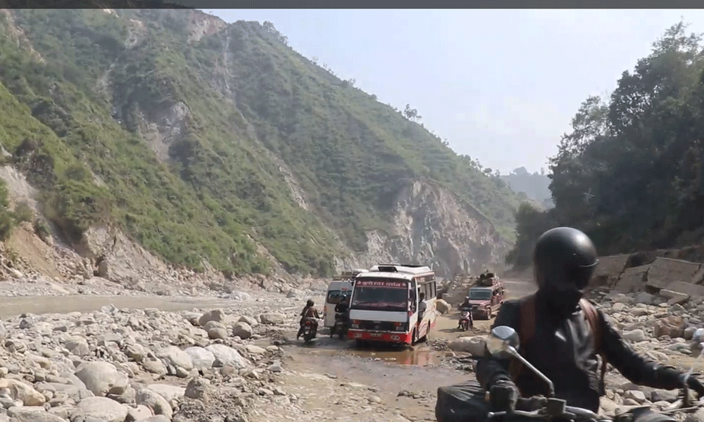 बीपी राजमार्गमा आवागमन बन्द