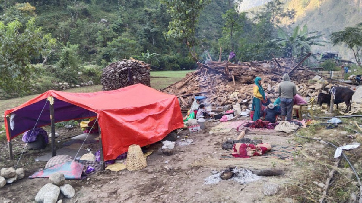 भूकम्पको एक दशक: भत्किएका संरचना पुनर्निर्माणको प्रतीक्षामा