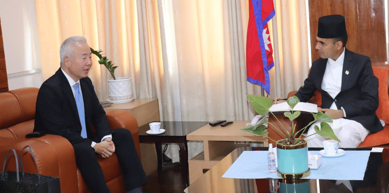 सञ्चार मन्त्री डा. तिमिल्सिनासँग जापानी राजदूतको शिष्टाचार भेट