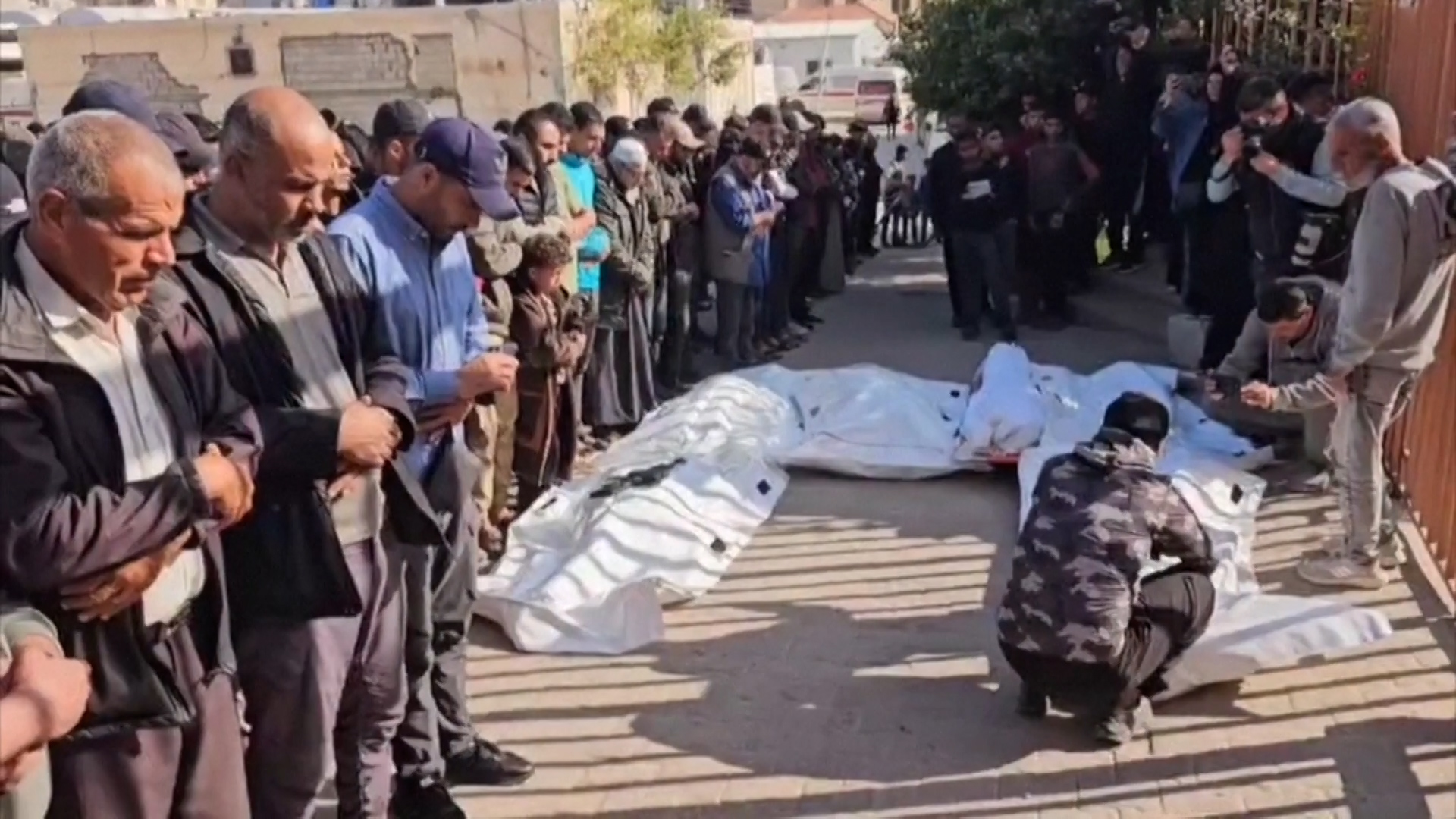 गाजामा इजरायली आक्रमण : ६ प्रहरीसहित १२ प्यालेस्टिनीको मृत्यु