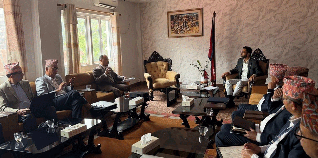 हिमाली क्षेत्रमा शैक्षिक सत्रको समय परिवर्तन गर्न सांसदको माग