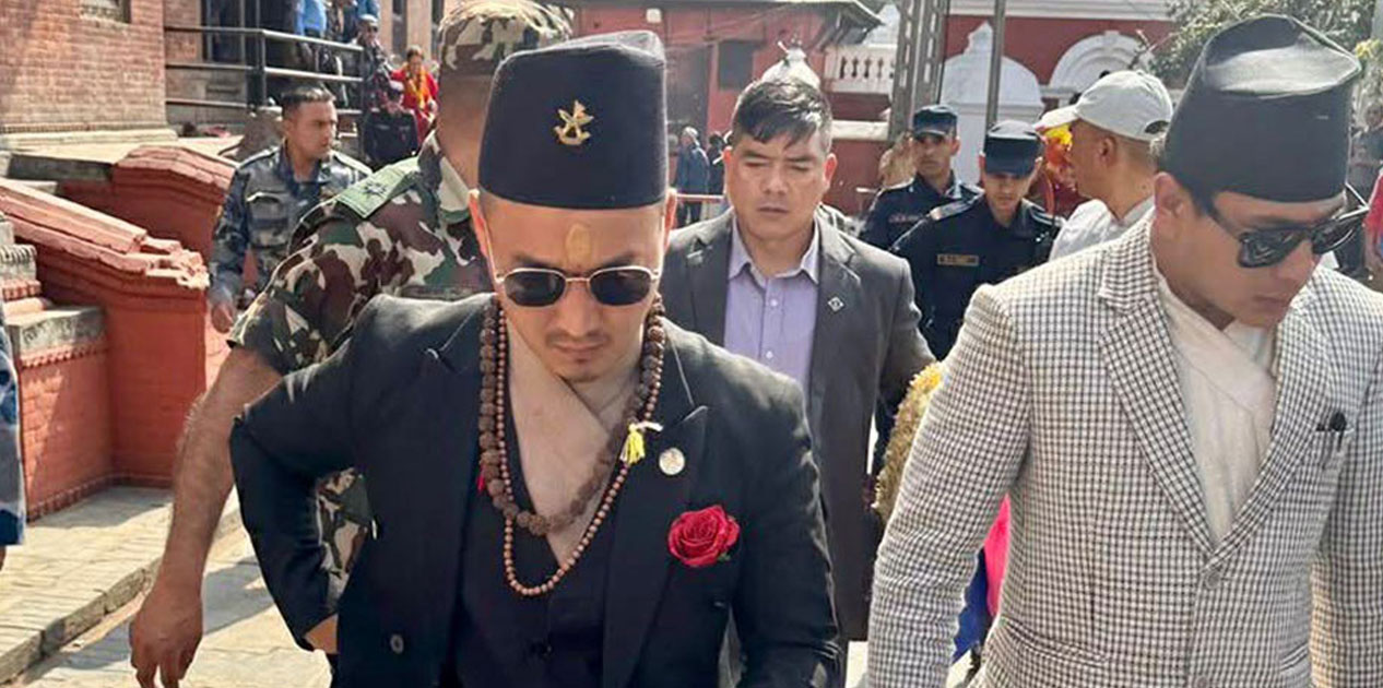 गृहमन्त्री सुधन गुरुङले गरे पशुपतिनाथ मन्दिरको दर्शन