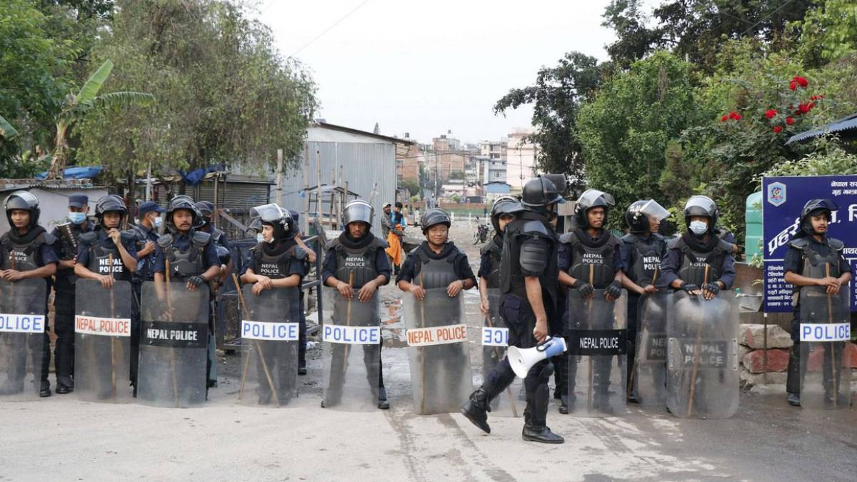 सुकुमवासी बस्ती खाली गराउन थापाथलीमा बिहानैदेखि सुरक्षाकर्मी परिचालन