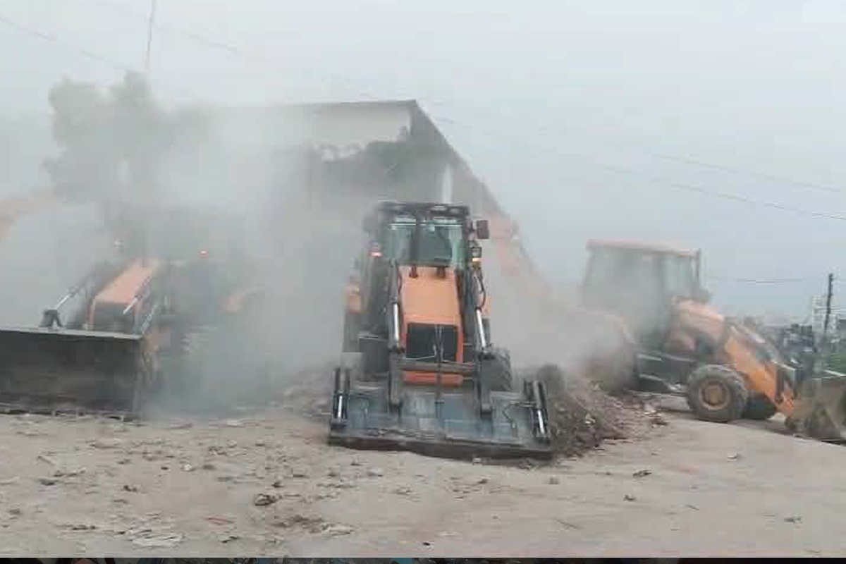 सुकुम्वासी बस्तीका घरटहरा हटाउने क्रममा झडप, २२ सुरक्षाकर्मी घाइते