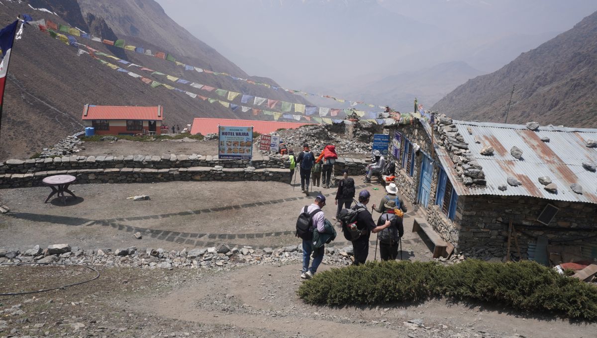 पर्यटकको पर्खाइमा थोरङ फेदी