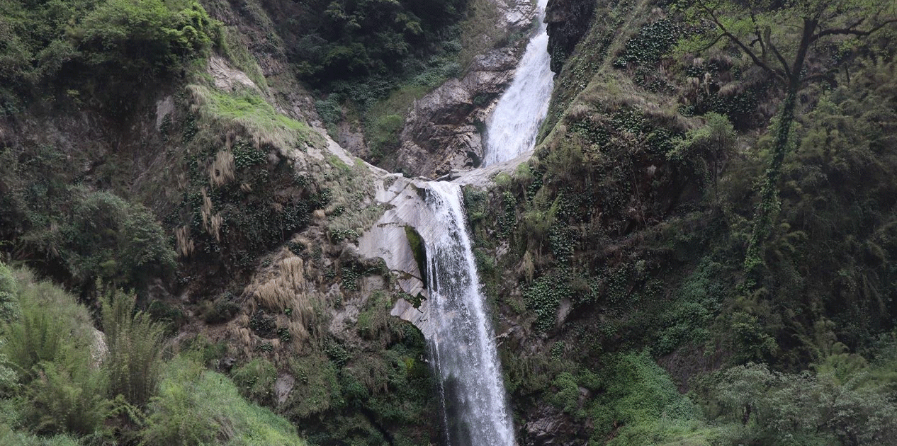 आहा ! अर्मके झरना