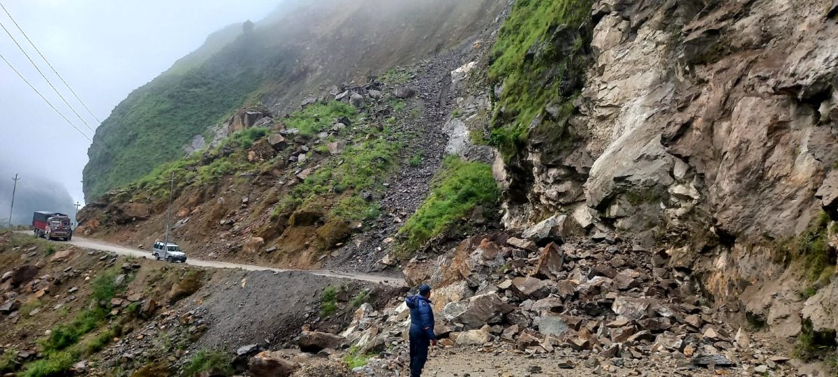 बेनी–जोमसोम सडकको म्याग्दी खण्ड अवरुद्ध