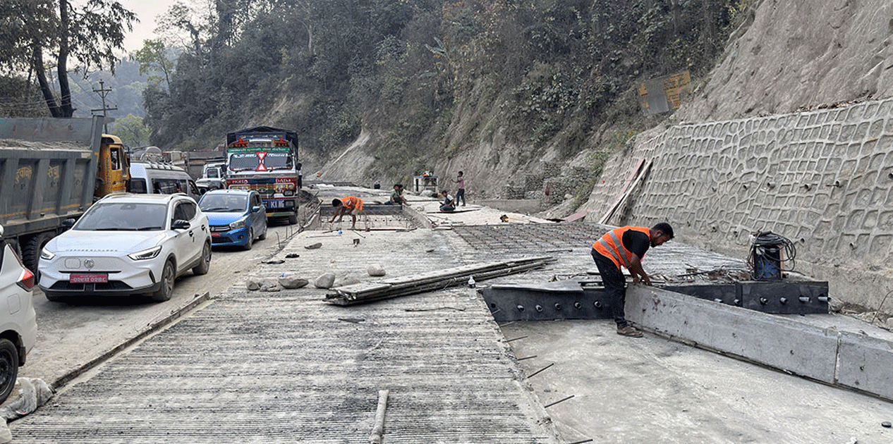 नारायणगढ-बुटवल सडक : दाउन्नेमा एकतर्फी ढलानको काम सकियो
