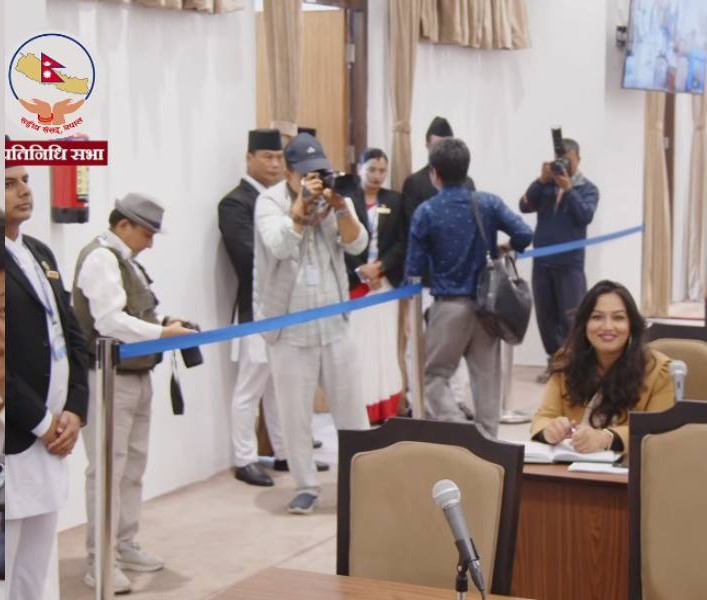 हर्क साम्पाङले भने-‘प्रधानमन्त्रीलाई संसदमा ल्याउन सक्नु हुन्न भने मलाई निष्कासन गर्नुस्’