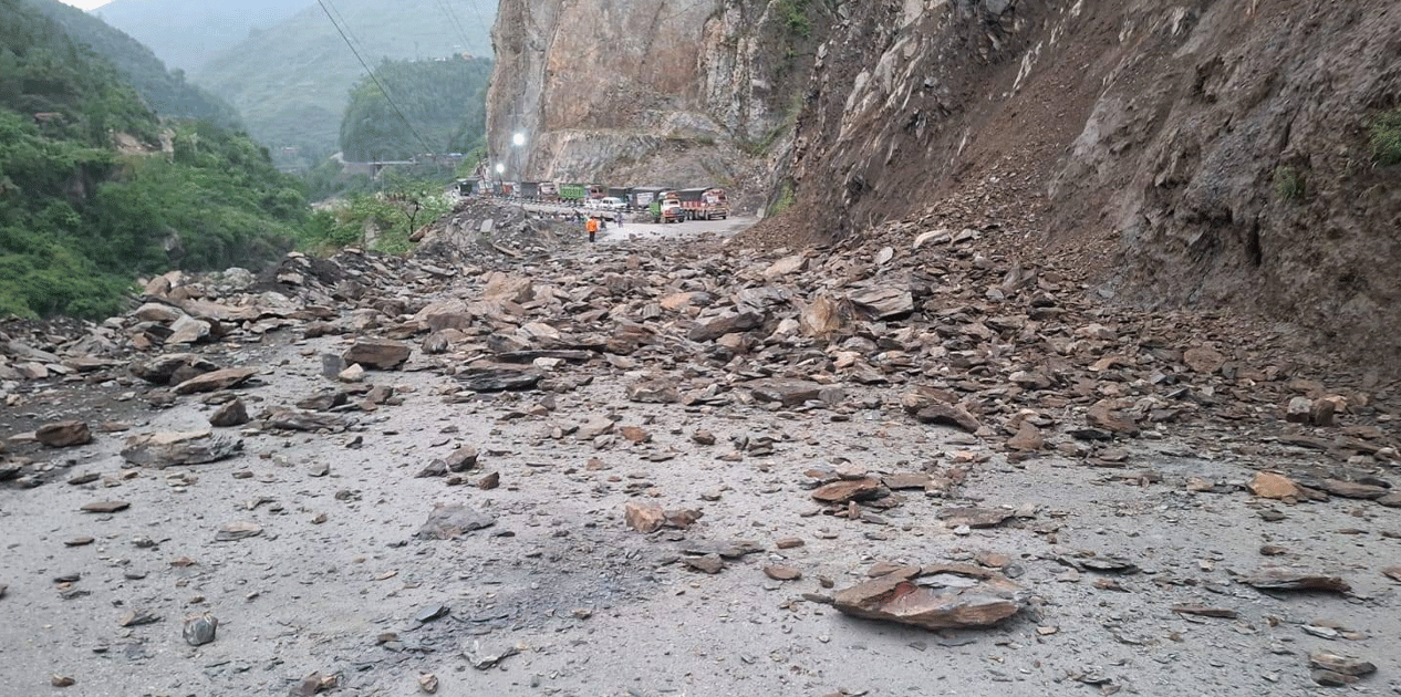 नारायणगढ-मुग्लिन सडक अवरुद्ध