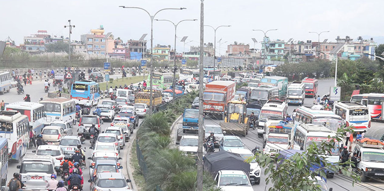 सरकारद्वारा नयाँ सार्वजनिक सवारी साधन दर्तामा रोक