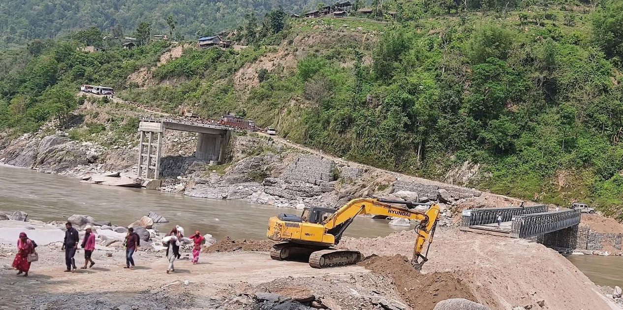 सुनकोशीको बेलिब्रिज झिकिएपछि समस्यामा स्थानीय