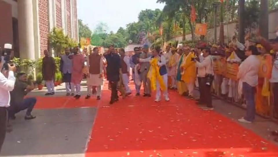 भाजपा मुख्यालयमा रविलाई ‘रेड कार्पेट’