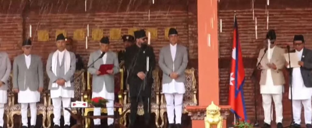 मन्त्रिमण्डल पुनर्गठनः सुधन र महावीरले लिए शपथ