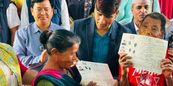 चितवनको इच्छाकामनामा लालपुर्जा वितरण, ३४ परिवार बने जग्गाधनी