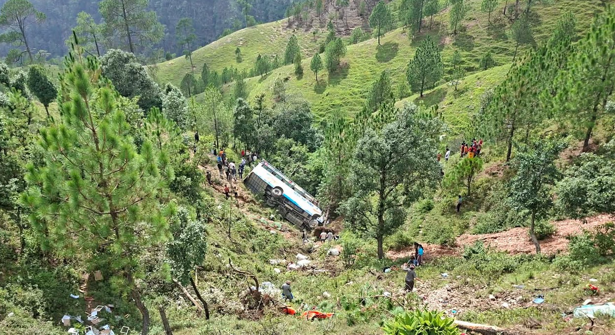 बैतडीमा यात्रुवाहक बस दुर्घटना